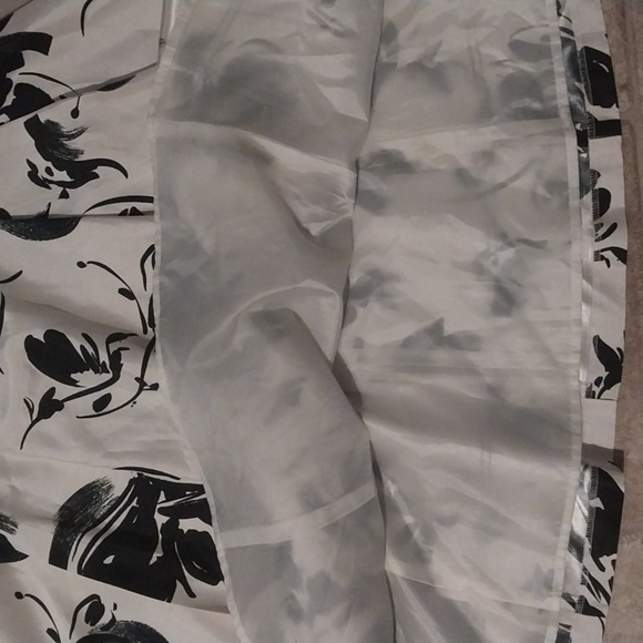 Jessica Howard Black and White Floral Dress - Picture 4 of 9